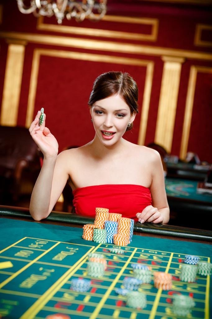 Live Casino bàn baccarat roulette phát trực tiếp trong sảnh bty6139